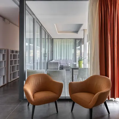 Cosmo Sants Apartment